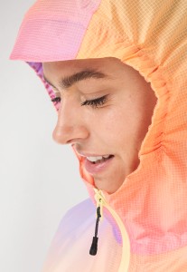 MVT0609_EYASI-PONCHO_GRADIENT-PRINT_B_P_08.jpg