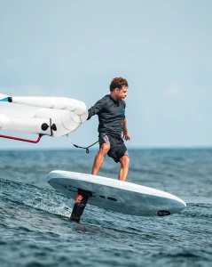 Starboard-FOILBOARD-Take-off-2.webp