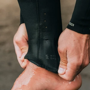 Pianka ION 2026 Seek Core 5/4 Hood FZ Bk