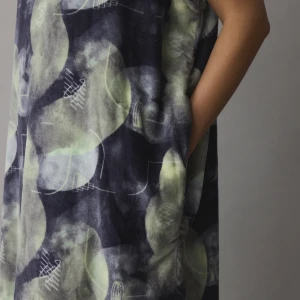 Poncho ION 2026 Core Lumen Water