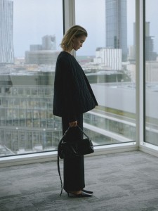 pikowana-kamizelka-oversize-TOSCA-black_campaign_1-scaled.jpg