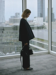pikowana-kamizelka-oversize-TOSCA-black_campaign_1-scaled.jpg