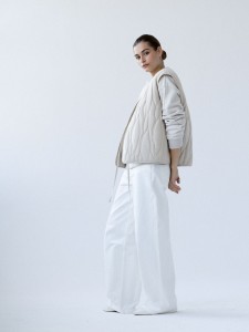 pikowana-kamizelka-oversize-TOSCA-eggshell_06.jpg