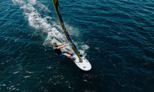 DUOTONE-Windsurf_2026_Falcon_Fin_DLAB_Gallery01.jpg