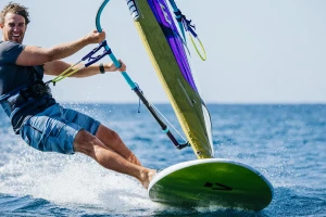 DUOTONE-Windsurf_2026_Falcon_Fin_DLAB_Gallery07.webp
