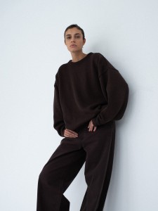 Sweter MUUV.  Conscious Stories Dark Choco