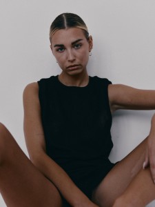Top MUUV. Kamizelka Llard Black