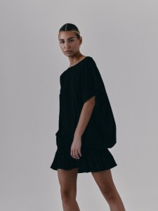Sukienka MUUV.  Krótka Oma Black