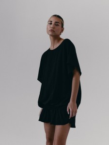Sukienka MUUV.  Krótka Oma Black
