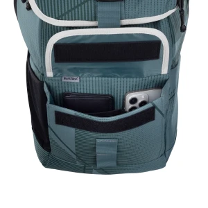 kiteboarding-studio-daypack-ss27-detail_front_pocket.webp