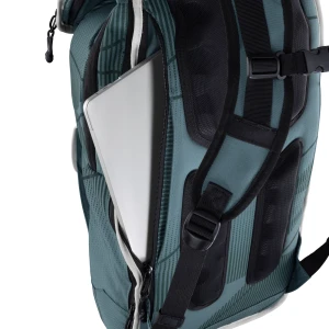 kiteboarding-studio-daypack-ss27-detail_laptop_pocket.webp