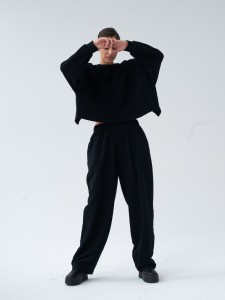 Bluza MUUV. Cropped Z Wycięciem ARC Black