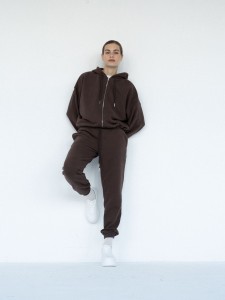 Spodnie MUUV. Slim Fit Le Pump Coca Brown