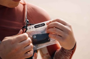 D11100A-F0000 (TTT)-FIDLOCK-HERMETIC-drybagmini_Portugal-Surfen(29).jpg